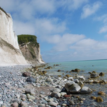 Am Strand vom Mons Klint mit den Mittelspitzen von der Rosteige - 20