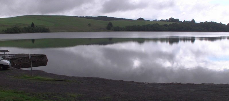 Die Mittelspitz von der Rosteige am Lac Chauvet in die Avergne 02