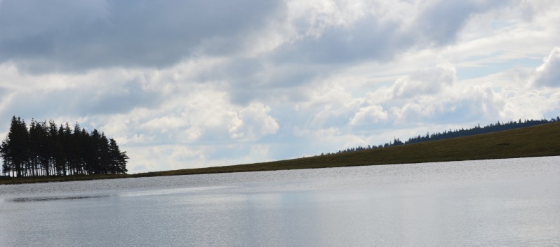 Die Mittelspitz von der Rosteige am Lac la Servieres in die Avergne 03