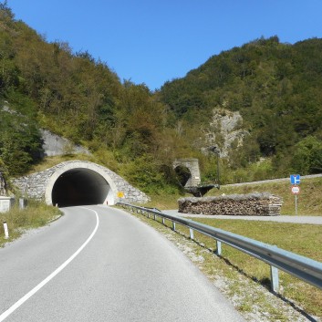 Die Mittelspitze von der Rosteige Im Soccatal in Slowenien - 86