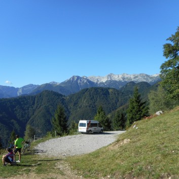 Die Mittelspitze von der Rosteige auf dem Berg Kopala in Slowenien 08