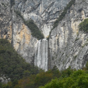 Die Mittelspitze von der Rosteige im der Soccaschlucht in Slowenien - 08