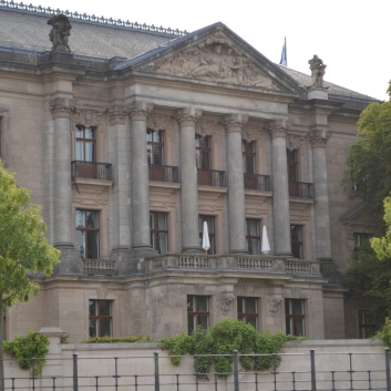 Die Mittelspitze von der Rosteige in Berlin - 32