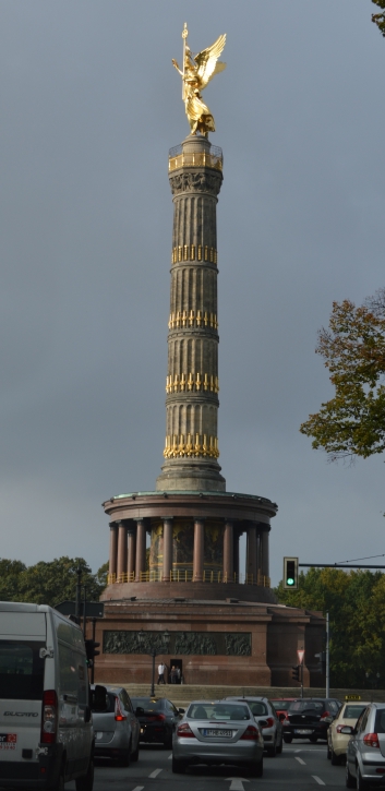 Die Mittelspitze von der Rosteige in Berlin - 60