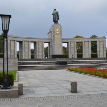 Die Mittelspitze von der Rosteige in Berlin - 62