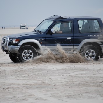 Mitsubishi Pajero V20 am Vejers Strand in Dnemark im tiefen Sand 06